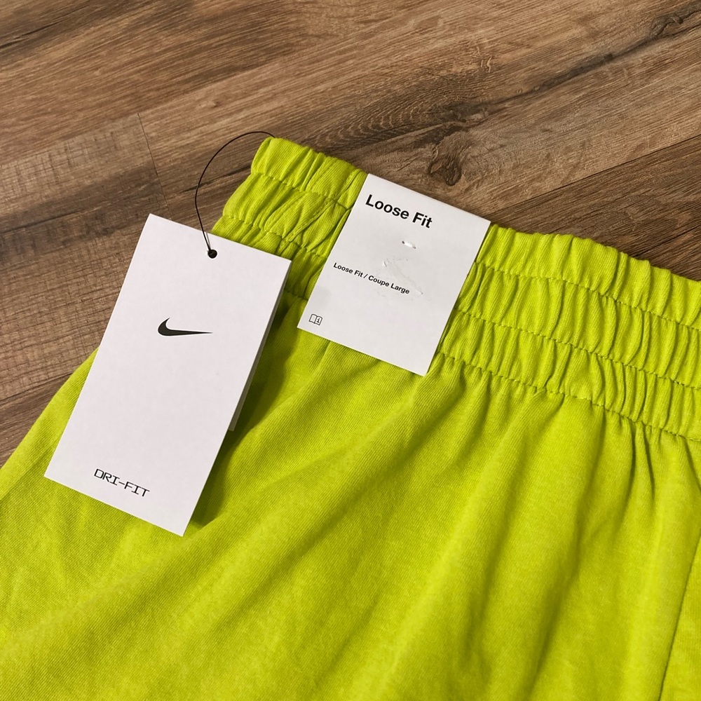 NIKE Dry-Fit | NWT Girls Athletic Shorts - Picture 4 of 9